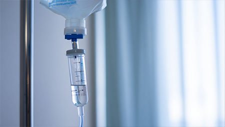 Капельница в процедурном кабинете